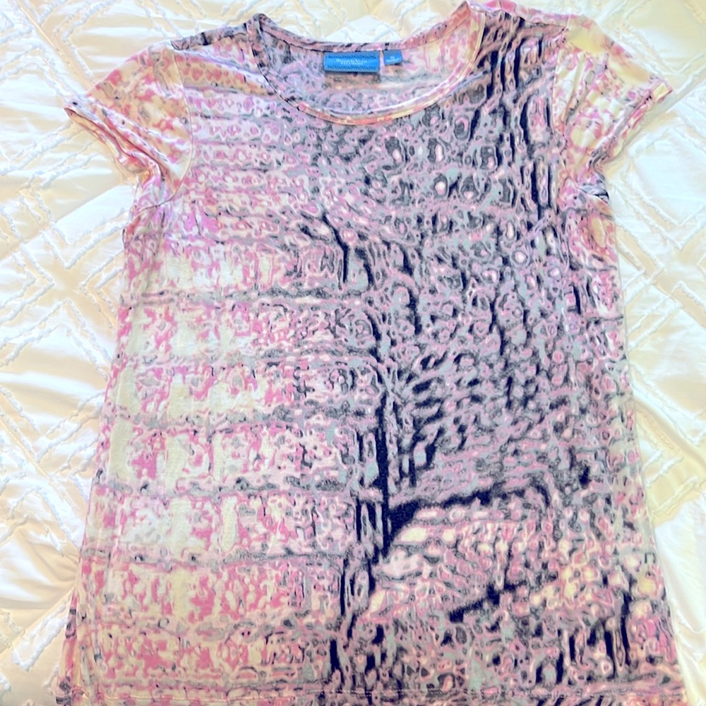 Simply Vera T-shirt, size medium